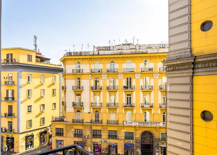 Casa Al Rettifilo Con Terrazzo * Naples