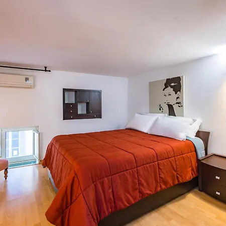Casa Al Rettifilo Con Terrazzo * Nápoly
