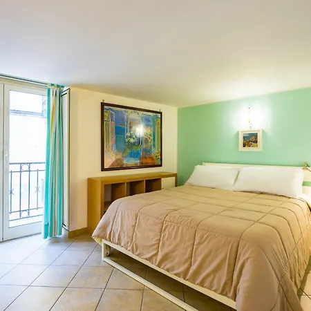 Casa Al Rettifilo Con Terrazzo Apartman