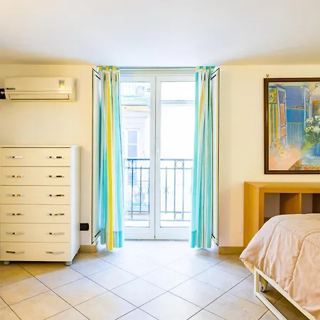 Casa Al Rettifilo Con Terrazzo * Nápoly