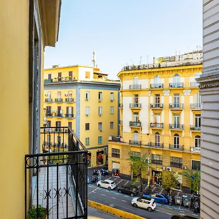 Casa Al Rettifilo Con Terrazzo * Nápoly