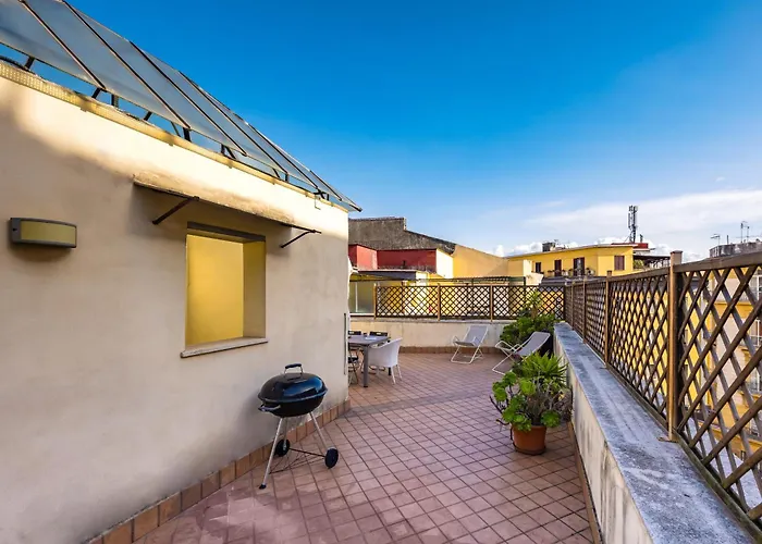 Casa Al Rettifilo Con Terrazzo * Naples