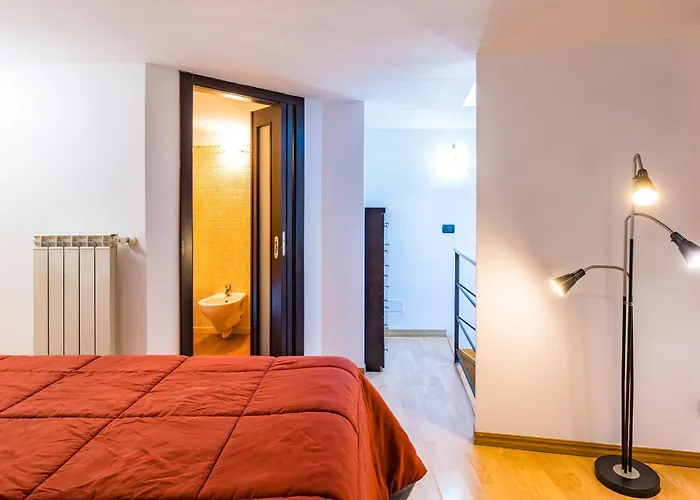 Casa Al Rettifilo Con Terrazzo * Naples