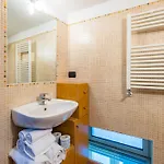 Casa Al Rettifilo Con Terrazzo Neapel