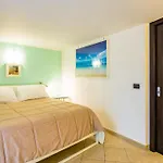 Casa Al Rettifilo Con Terrazzo Lägenhet