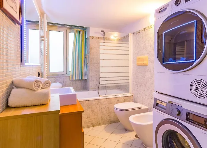 Casa Al Rettifilo Con Terrazzo * Napoli