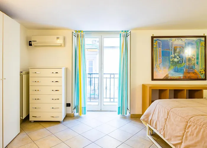 Casa Al Rettifilo Con Terrazzo * Napoli